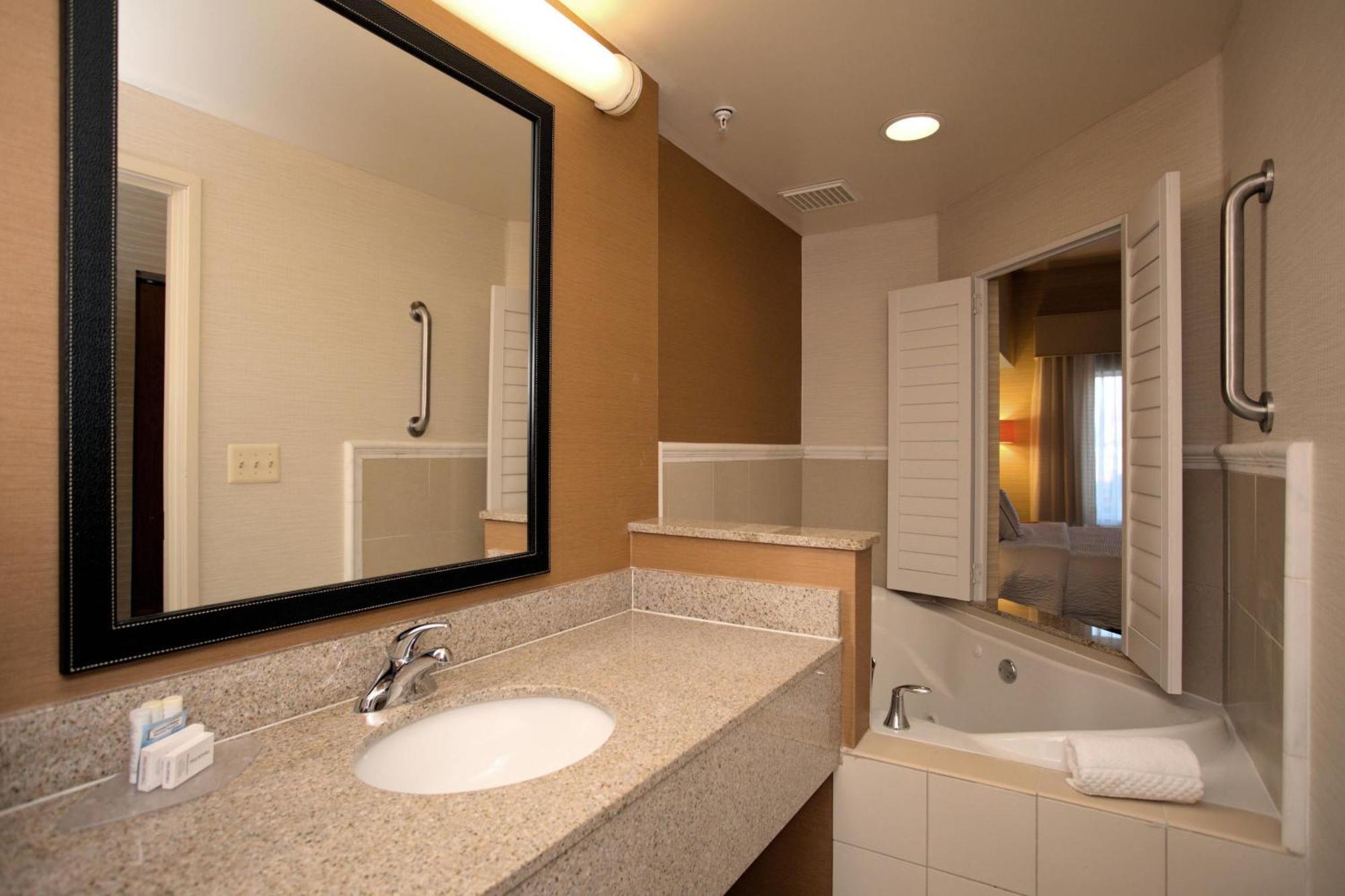 Fairfield Inn & Suites By Marriott Edison - South Plainfield Eksteriør bilde