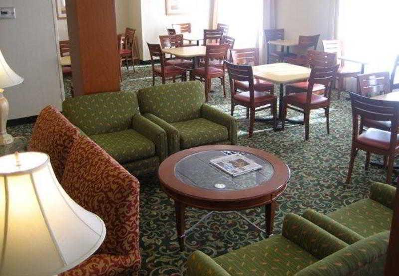 Fairfield Inn & Suites By Marriott Edison - South Plainfield Restaurant bilde